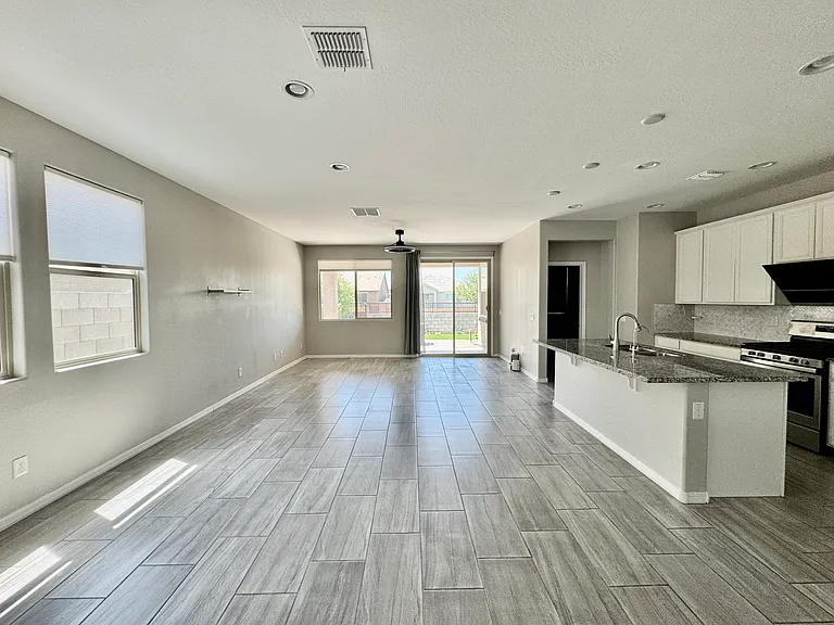 5313 W Leodra Ln — Photo 3