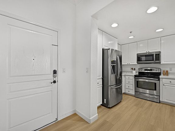 5th image of 1883 Agnew Rd Unit 424