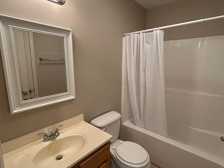 5022 Hawthorn Dr — Photo 7