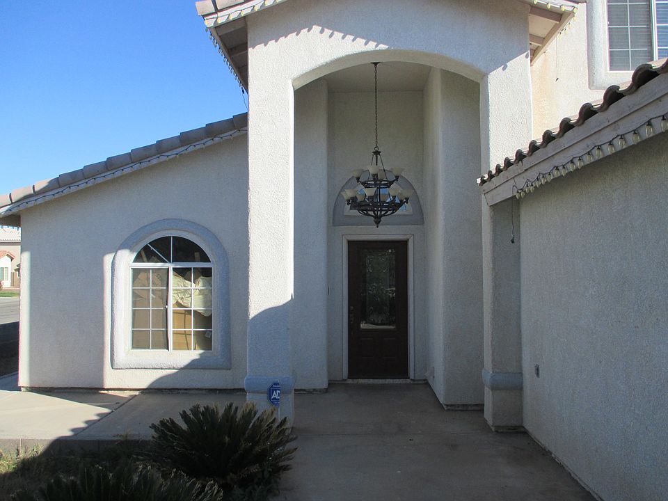 1st image of 594 E Patricia St