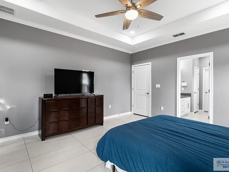 7180 Dominica Dr — Photo 22