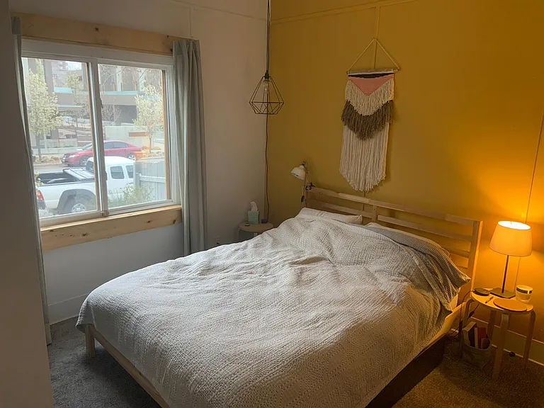 Main bedroom w/ closet
