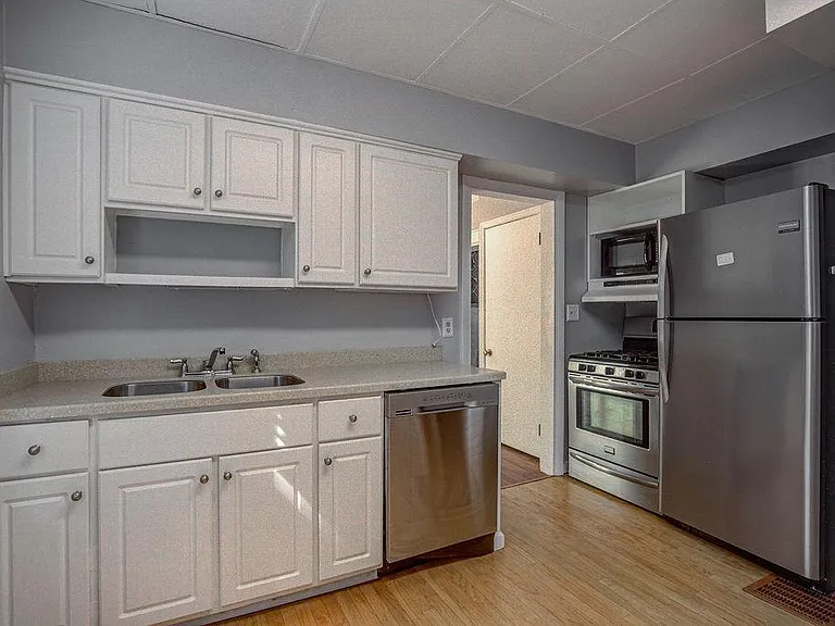 105 Albert St — Photo 11