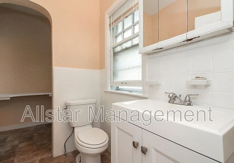 2100 Cottage Grove Dr — Photo 5