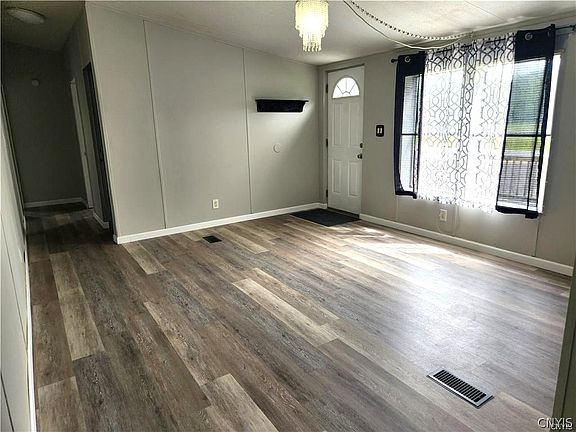 3rd image of 50 Barker Rd