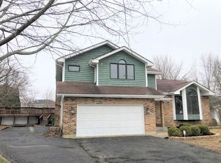 15418 S Sycamore Ct, Lockport, IL 60441