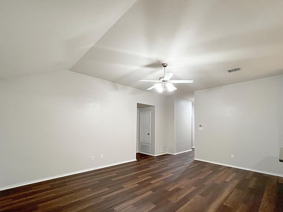 4th image of 4908 Pacific Way Dr