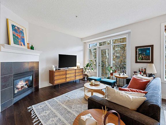 5th image of 923 15th Ave SW #304