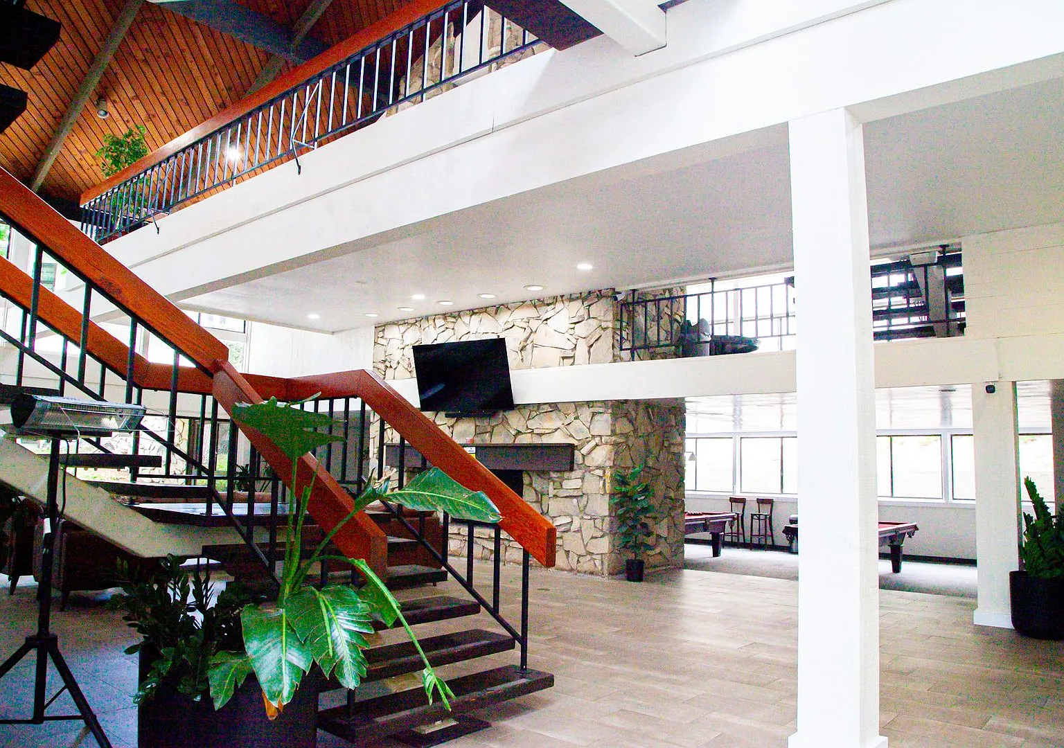 First-Floor Playa del Rey Condo with Private Patio — Photo 3