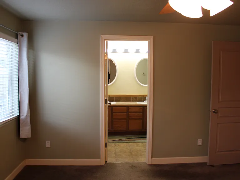 1409 E Raymond Dr — Photo 14