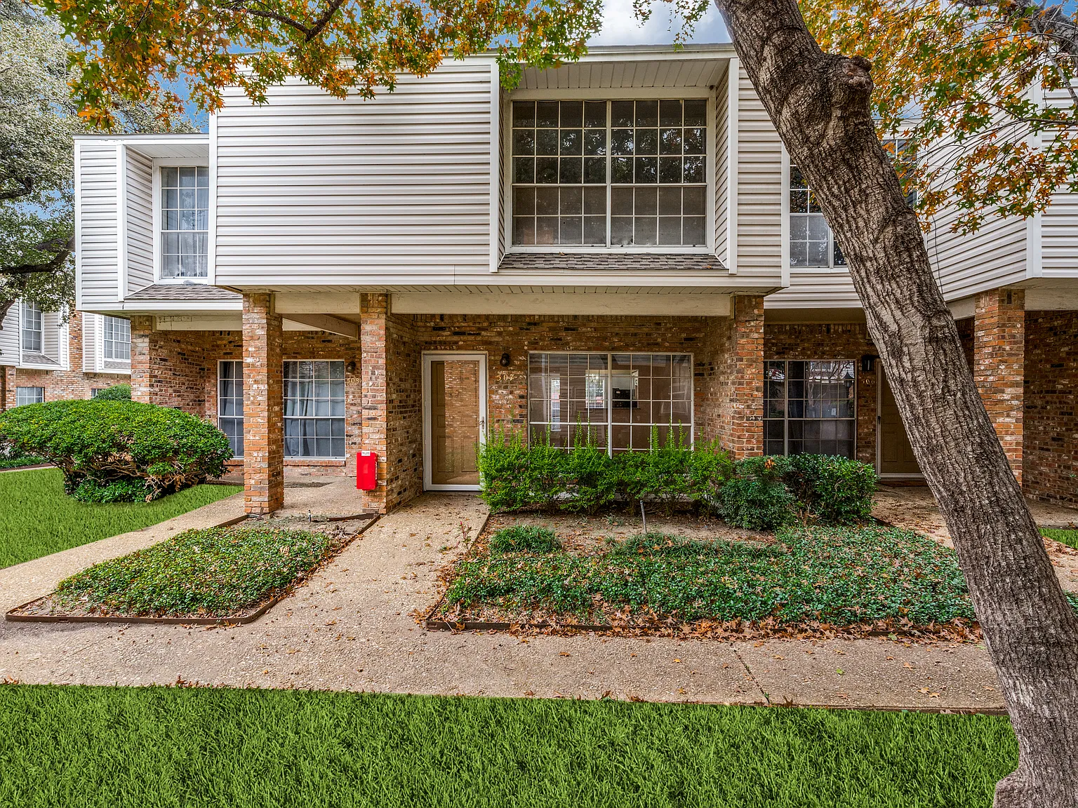 2 bed, 2.5 bath, 1147 sqft, $1,795 — Photo 1