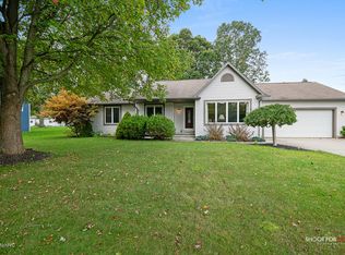 15249 Widgeon Rd, Grand Haven, MI 49417