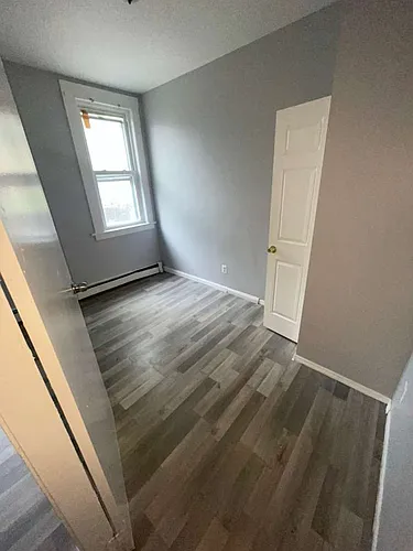 137 3rd St Photo 1