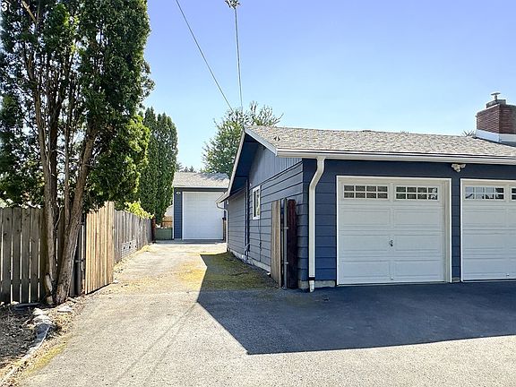 3rd image of 4507 NE 122nd Ave