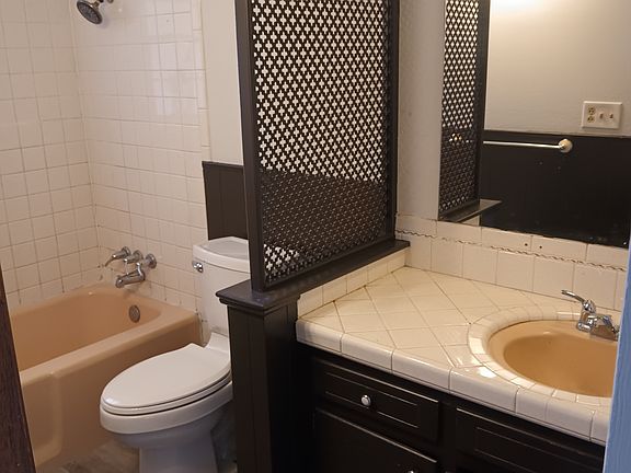 4th image of 2416 NW 41st St