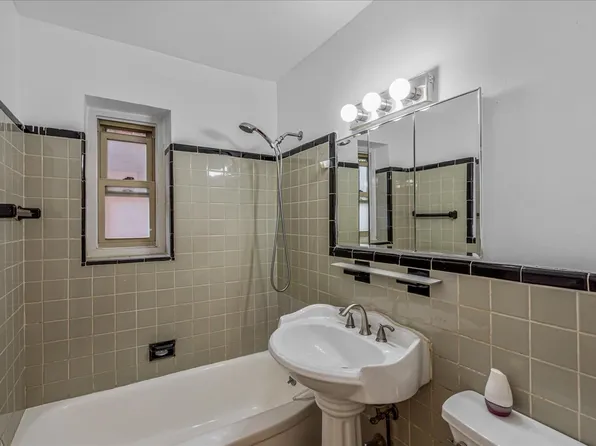 144-55 Melbourne Avenue image 13 of 19