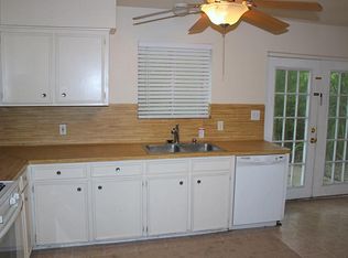 4822 Moody Reef St, Bacliff, TX 77518