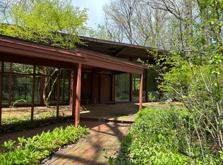 917 Fairview Rd, Highland Park, IL 60035