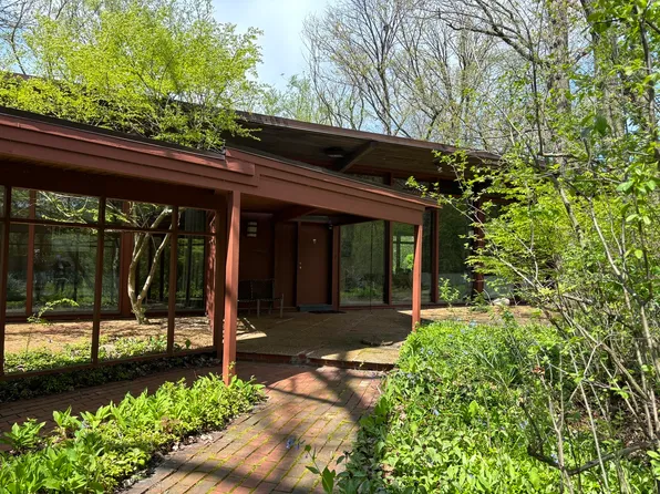 917 Fairview Rd, Highland Park, IL 60035