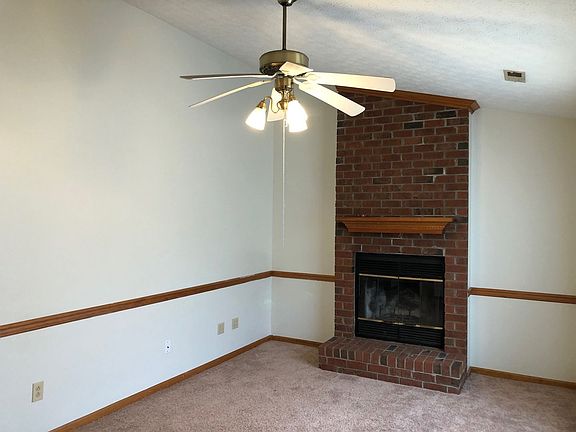 3rd image of 512 Cougar Pl