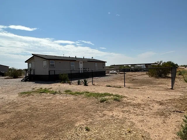 3 bed, $2,150 — Photo 2