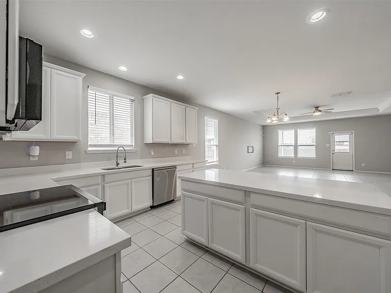 2404 Bermont Red Ln — Photo 6