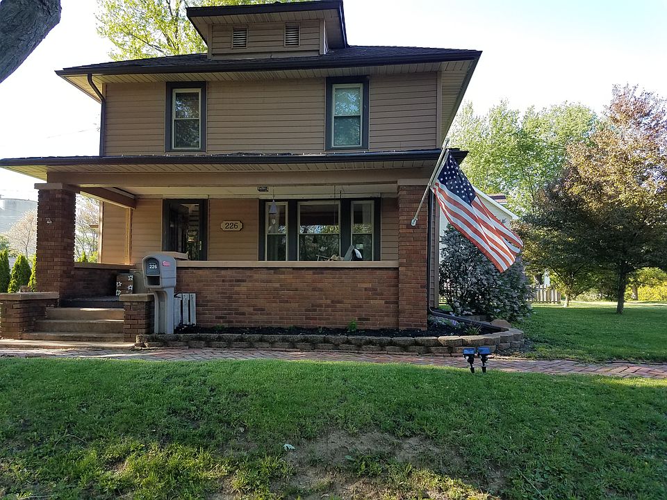 1st image of 226 E Crawford St