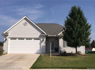 315 Cimarron Dr, Howell, MI 48855