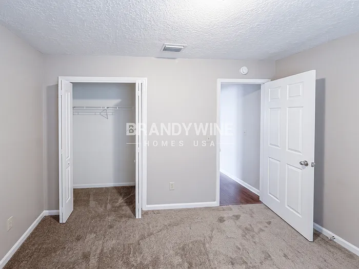 3363 Hampstead Dr — Photo 16