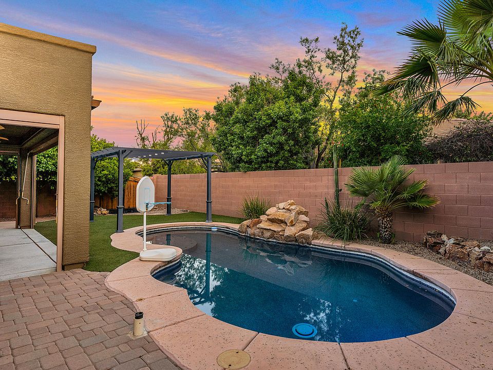 1st image of 864 E Grosvener Hills Pl