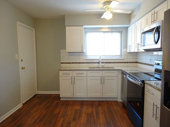 5th image of 9383 Bay Colony Dr APT 2N