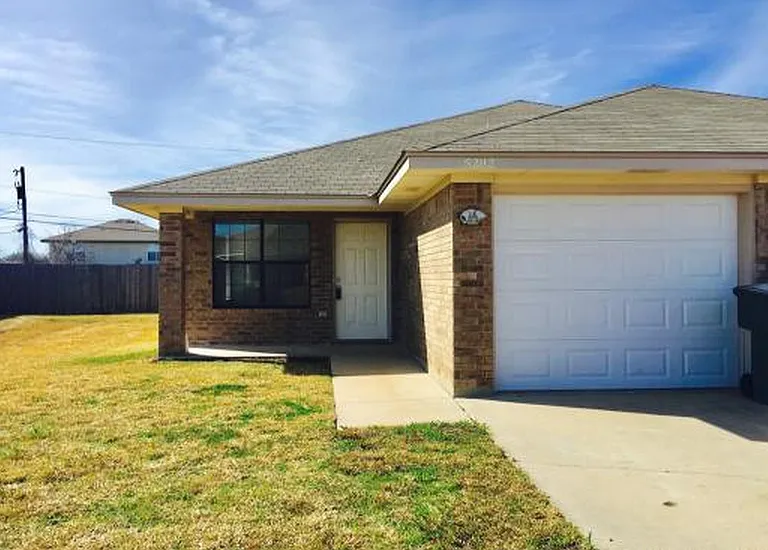 5202 Daybreak Dr — Photo 1