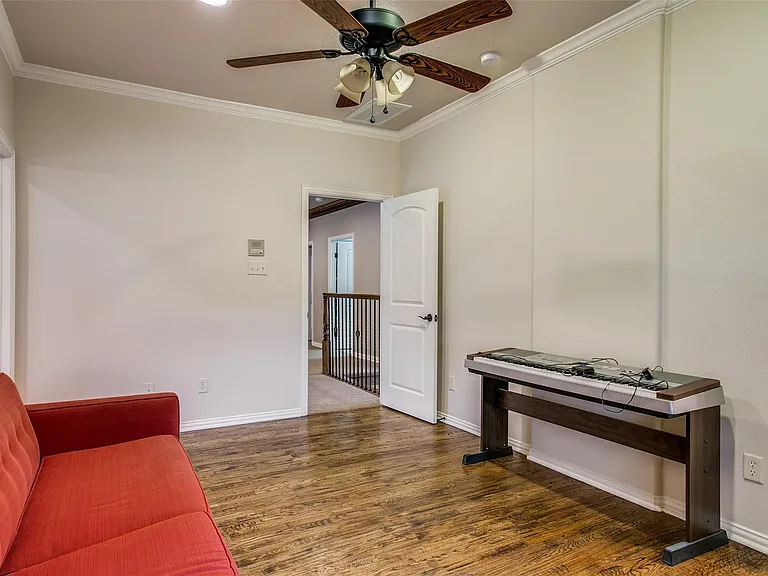 1805 Castle Ct — Photo 28