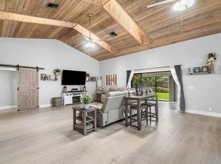 1009 Cherry Ln, Wellington, FL 33414