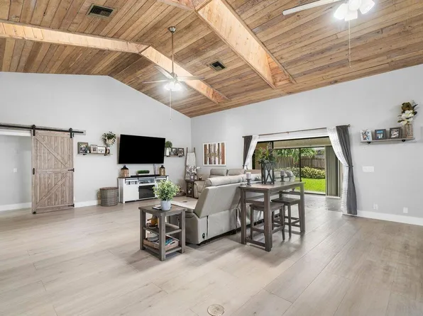 1009 Cherry Lane, Wellington, FL 33414