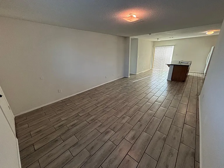 3612 S Isabel Dr — Photo 3
