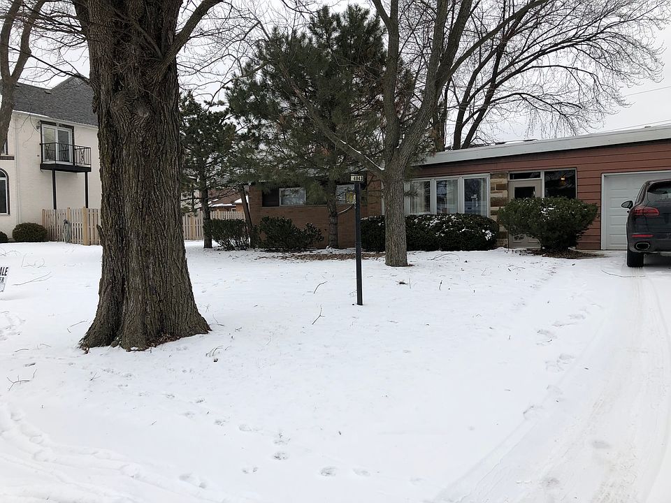 1st image of 4843 N Redwood Dr