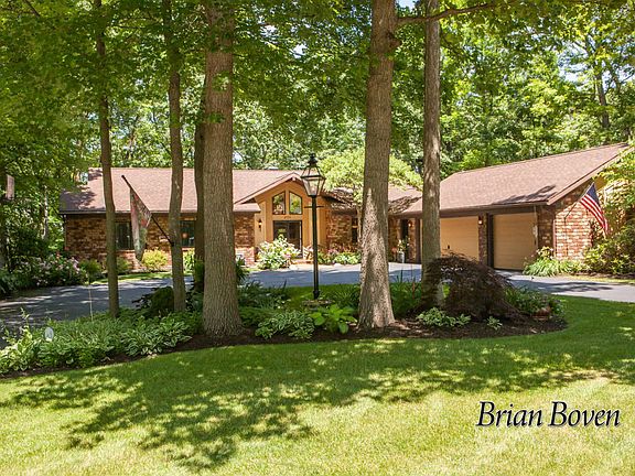 3rd image of 2131 Northridge Dr NE