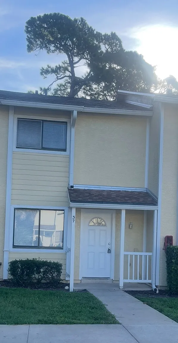 2 bed, 1040 sqft, $1,400 — Photo 1