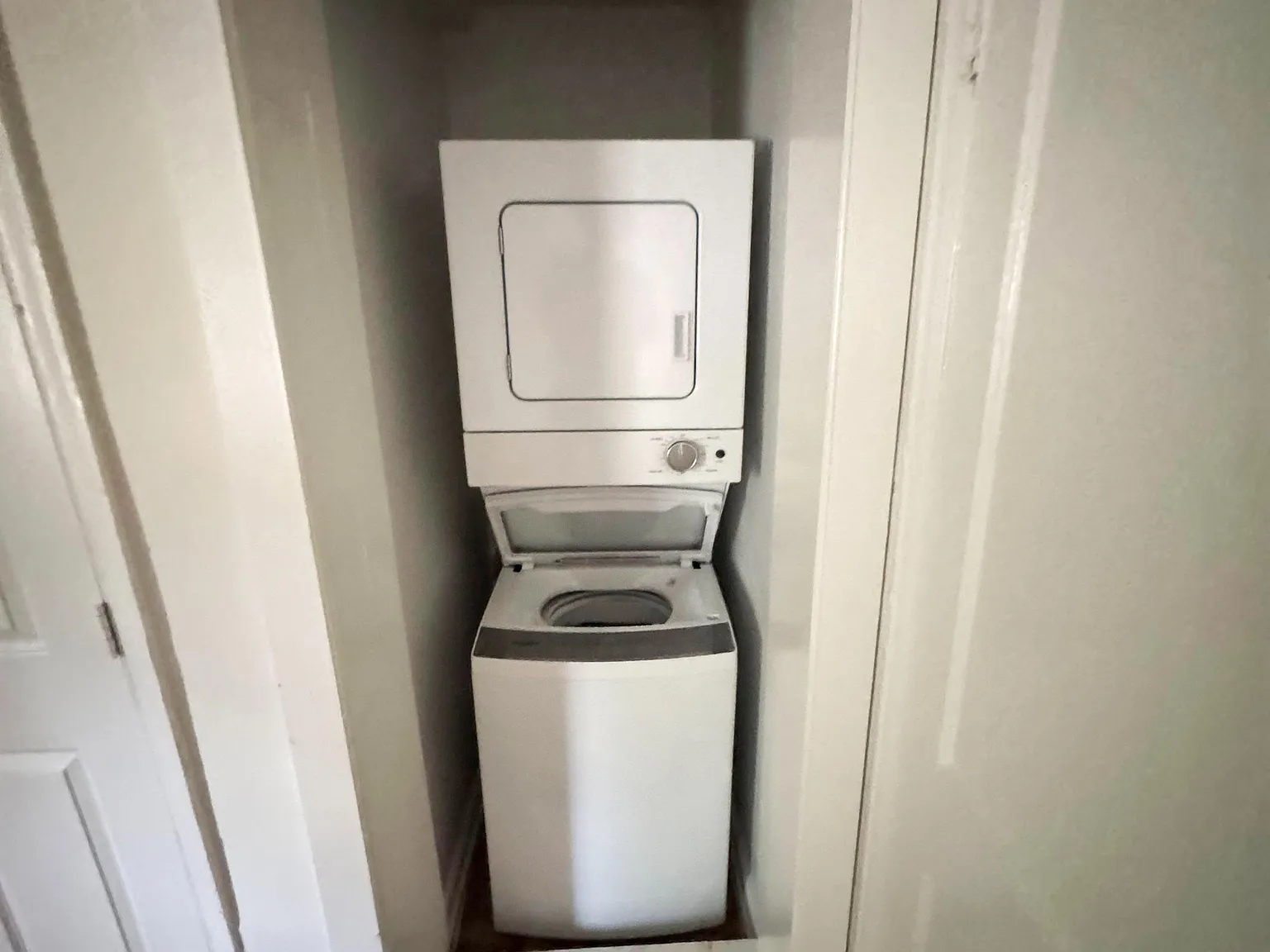 3 bed, 1.0 bath, 1000 sqft, $819 — Photo 3