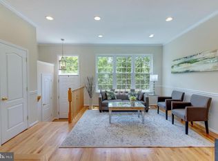 12022 Edgemere Cir, Reston, VA 20190