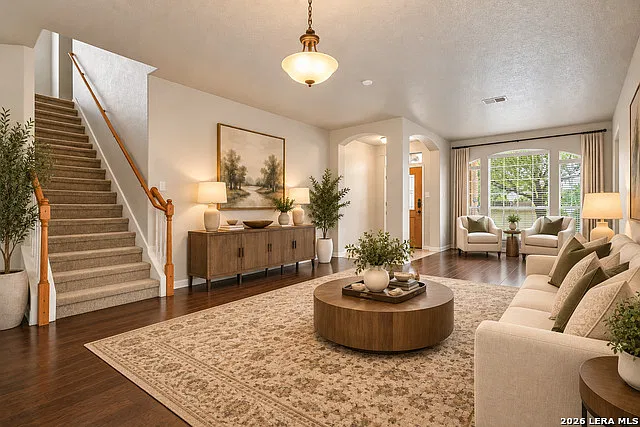 4 bed, 2.5 bath, 2965 sqft, $2,350 — Photo 3