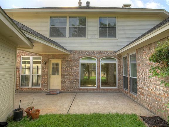 3rd image of 1018 Hathorn Way Dr