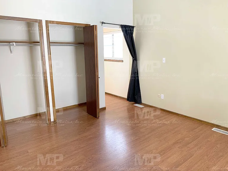 972 Bitterbrush Ln — Photo 16