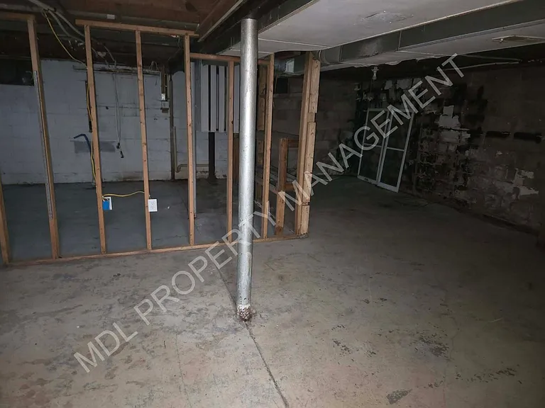 521 Meade St — Photo 11