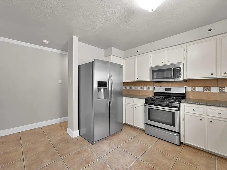 100 Harbour Town Dr — Photo 5