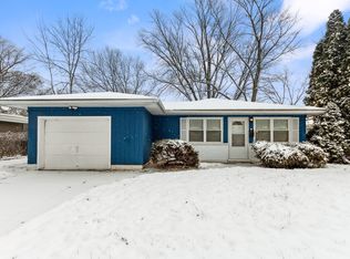 21 E Rocket Cir, Park Forest, IL