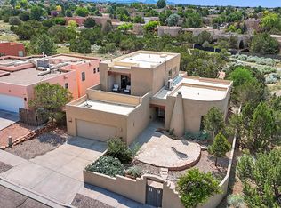 2925 Pueblo Tsankawi, Santa Fe, NM 87507