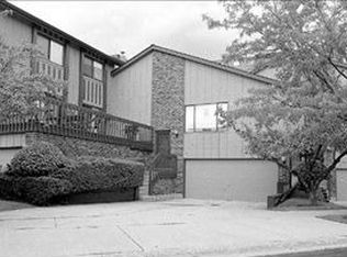 42 Portwine Rd, Willowbrook, IL 60527