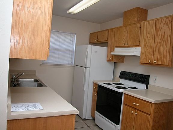 4th image of 1849 Nicklaus Dr APT 1
